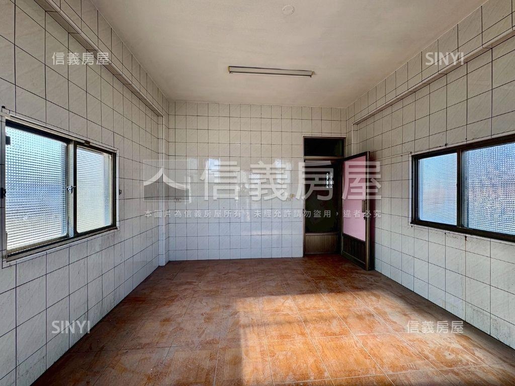 遼寧正街騎樓黃金透店房屋室內格局與周邊環境