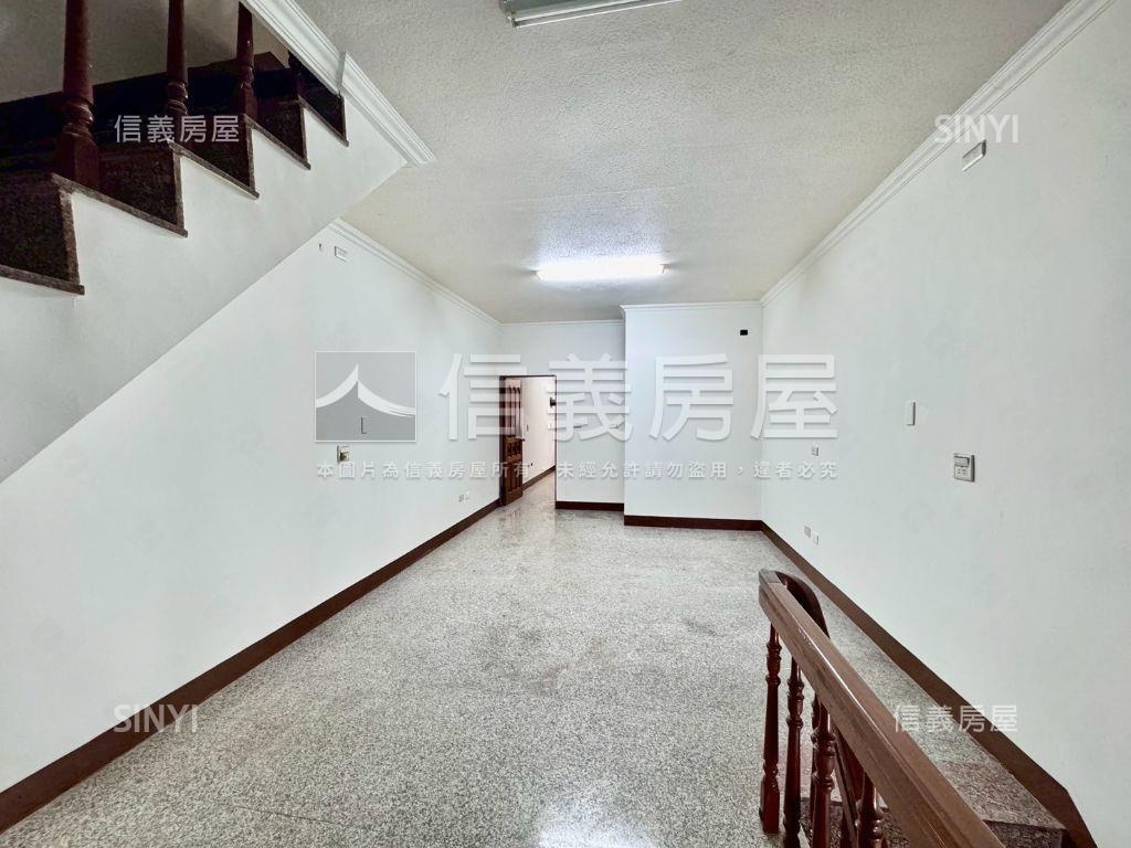 遼寧正街騎樓黃金透店房屋室內格局與周邊環境