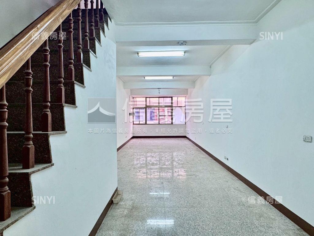 遼寧正街騎樓黃金透店房屋室內格局與周邊環境