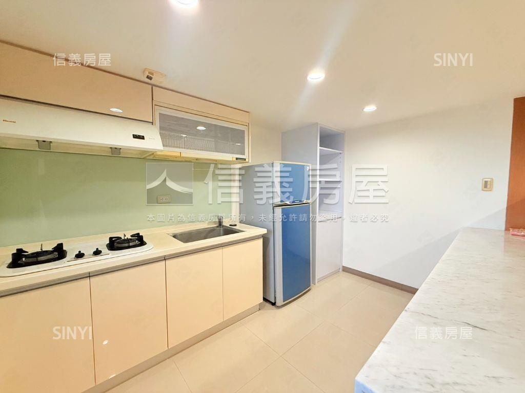 南加州Ａ棟稀有朝南河景房屋室內格局與周邊環境