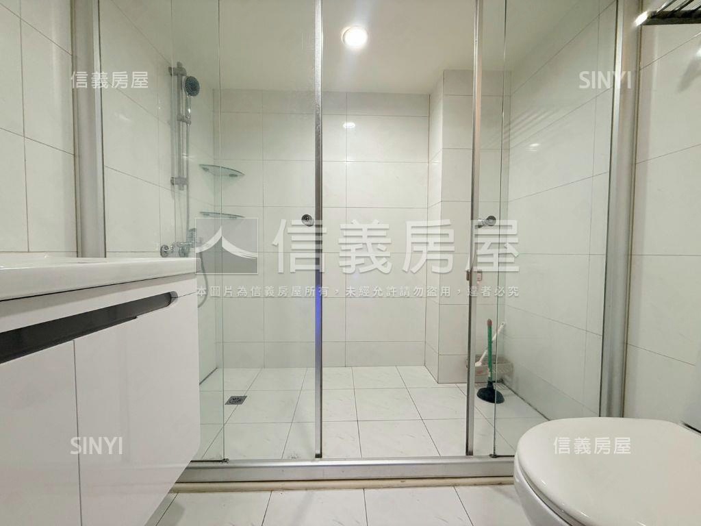 南加州Ａ棟稀有朝南河景房屋室內格局與周邊環境