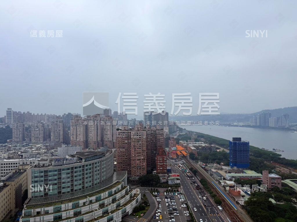 南加州Ａ棟稀有朝南河景房屋室內格局與周邊環境