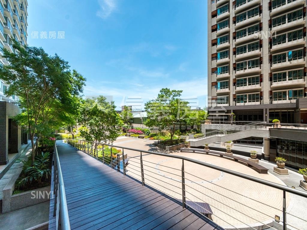 南加州Ａ棟稀有朝南河景房屋室內格局與周邊環境