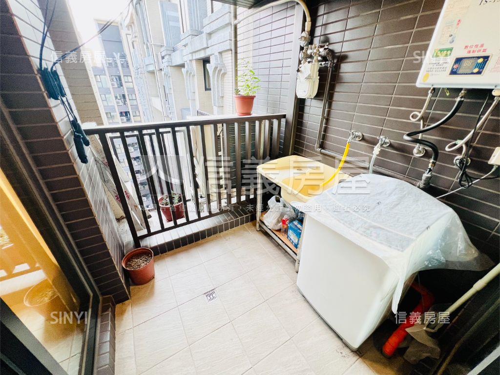 板南線捷運精美兩房好入住房屋室內格局與周邊環境