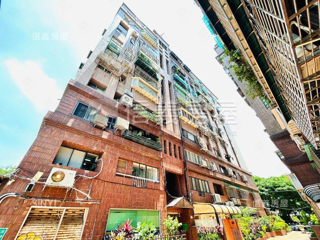 國泰電梯雙併三房房屋室內格局與周邊環境