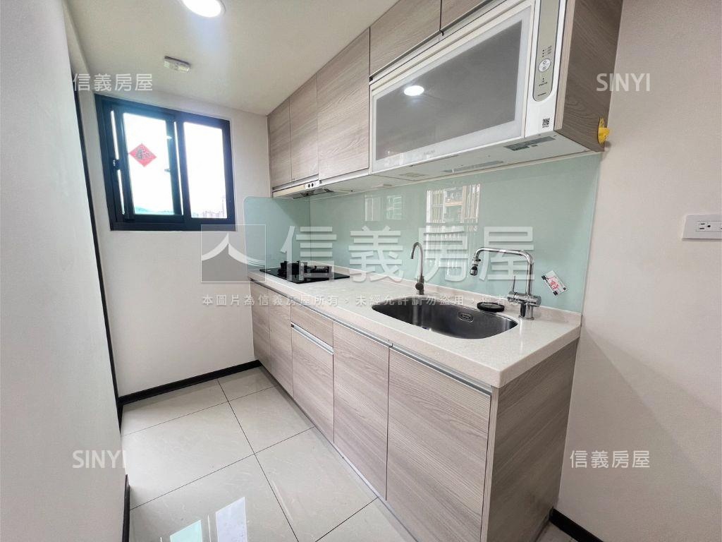 松竹領竹月館館兩房車位房屋室內格局與周邊環境