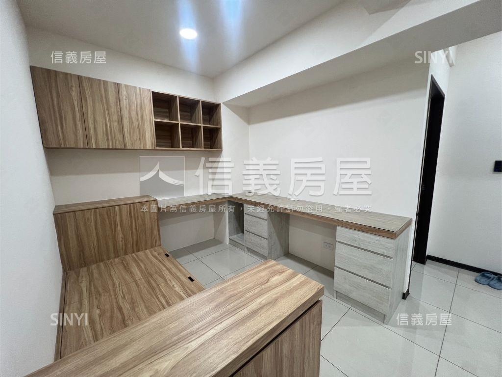 松竹領竹月館館兩房車位房屋室內格局與周邊環境