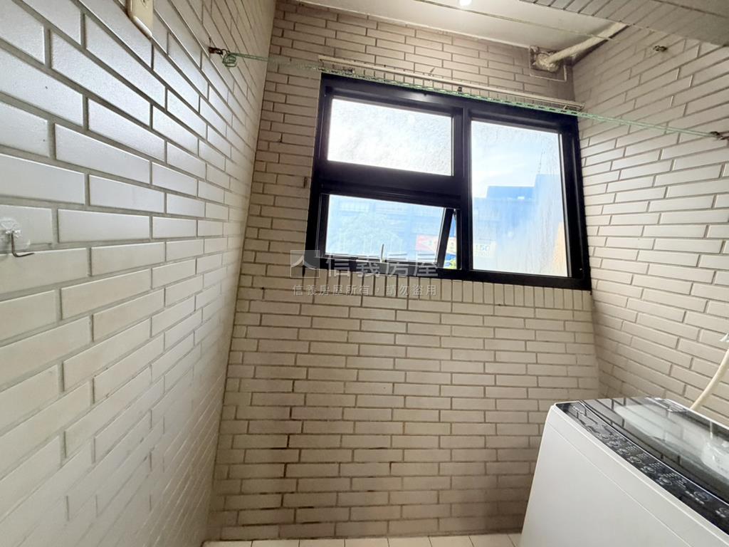 武陵旁２房車位房屋室內格局與周邊環境
