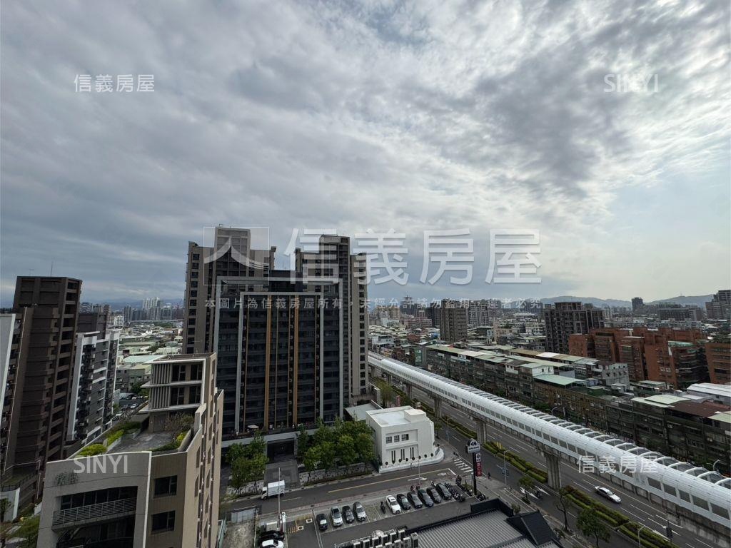 近幸福站冠德鼎極四房車位房屋室內格局與周邊環境