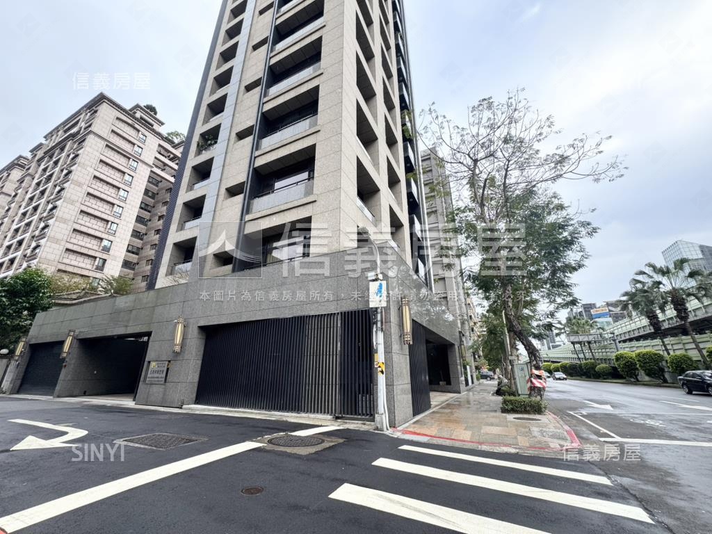 松江南京三房車位房屋室內格局與周邊環境