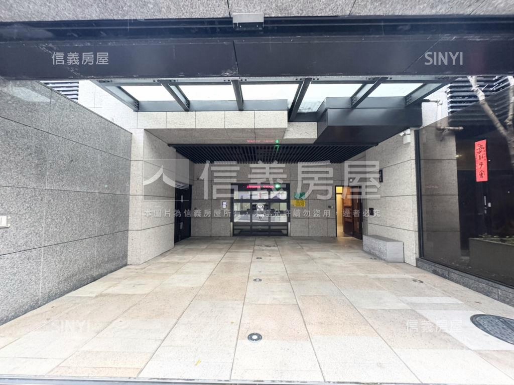 松江南京三房車位房屋室內格局與周邊環境