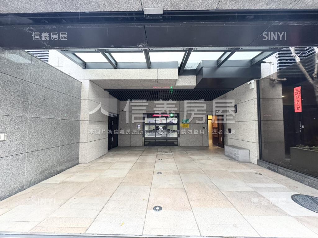 松江南京三房車位房屋室內格局與周邊環境