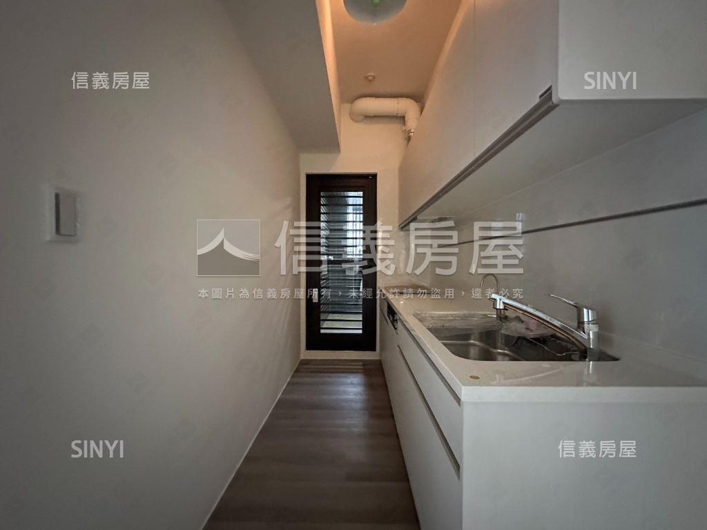 研森｜頂峰兩房平車房屋室內格局與周邊環境