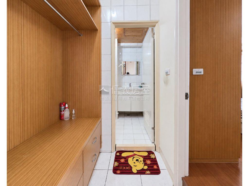 近北區屋況佳大四房樓中樓房屋室內格局與周邊環境