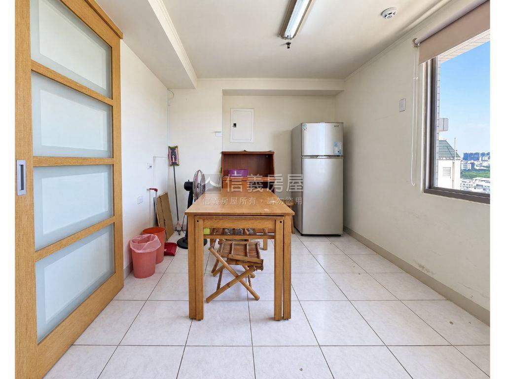 近北區屋況佳大四房樓中樓房屋室內格局與周邊環境