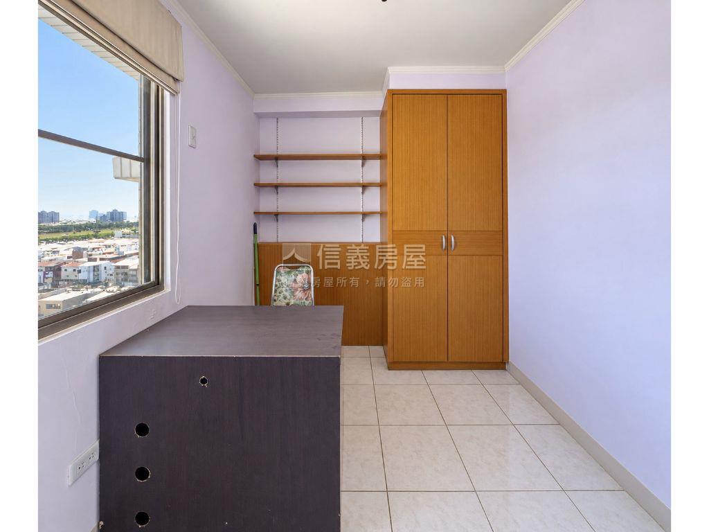 近北區屋況佳大四房樓中樓房屋室內格局與周邊環境