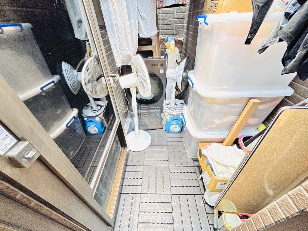 中路吾双溫馨美兩房車位房屋室內格局與周邊環境