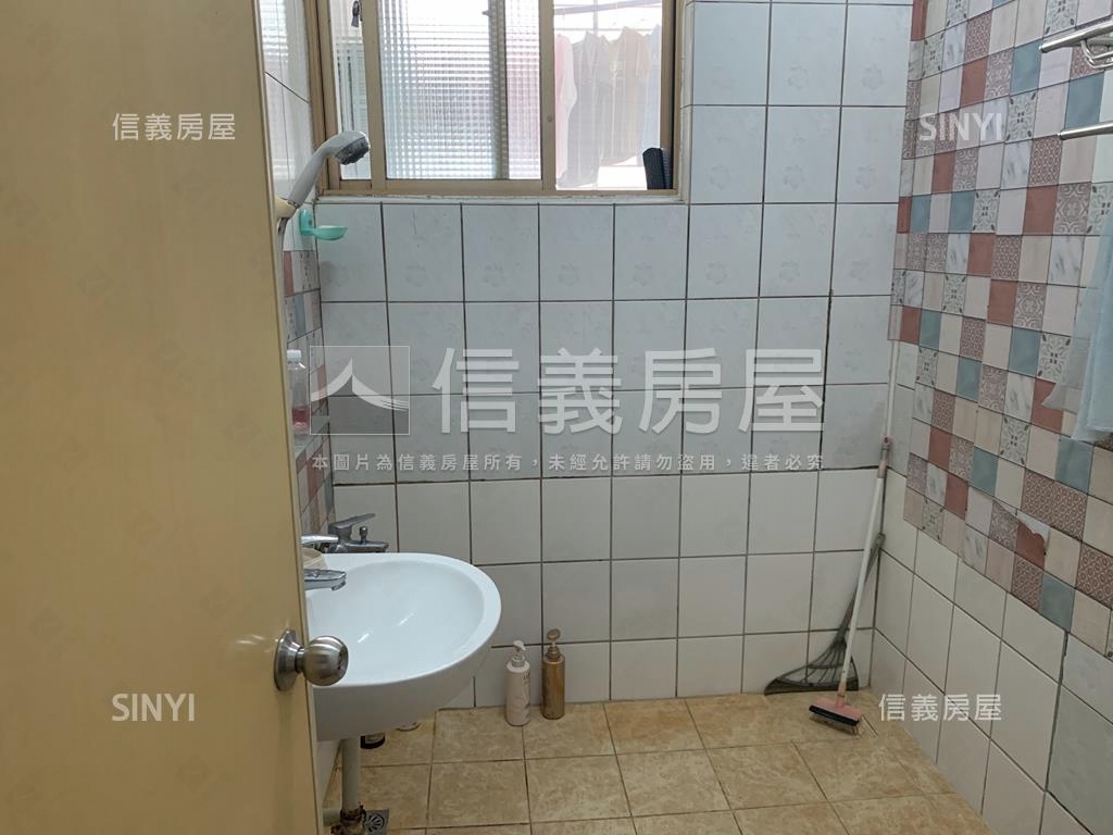 頭前路電梯有車位房屋室內格局與周邊環境