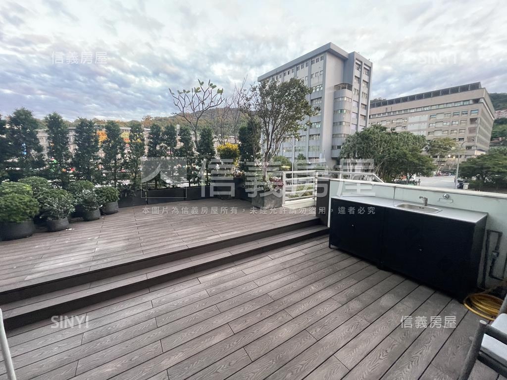 新川普領袖高峰會所房屋室內格局與周邊環境