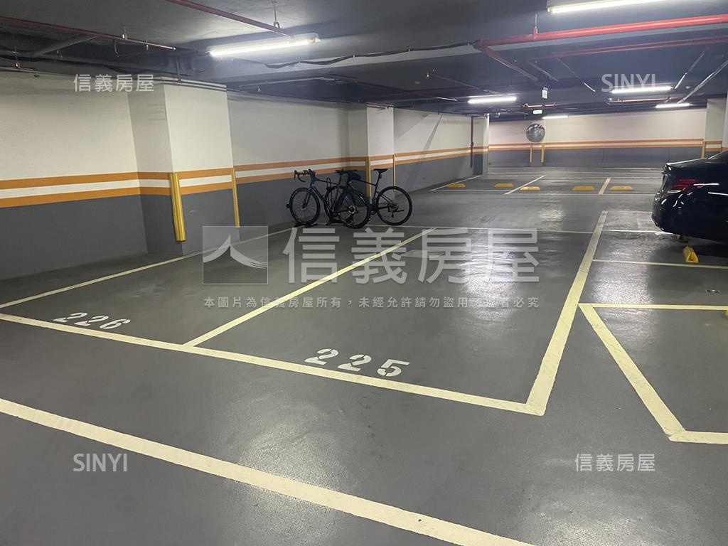 新川普領袖高峰會所房屋室內格局與周邊環境