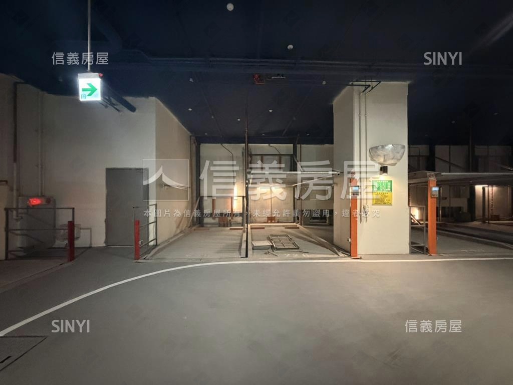 可停休旅車的車位房屋室內格局與周邊環境