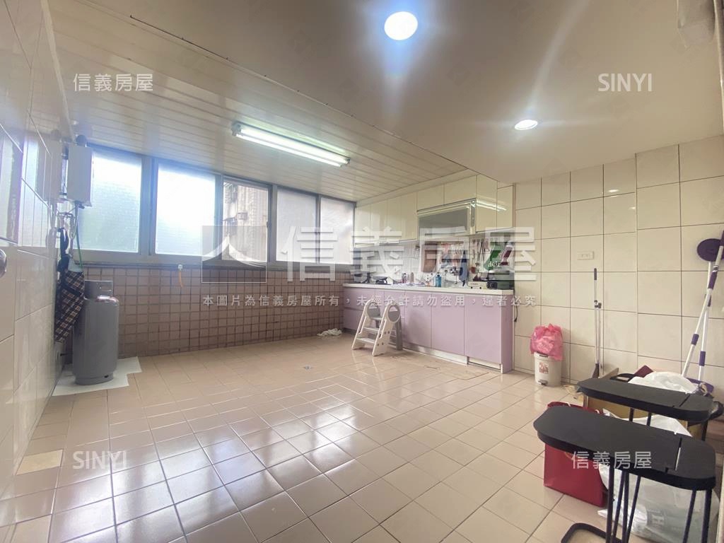 三代同堂學校捷運宅房屋室內格局與周邊環境