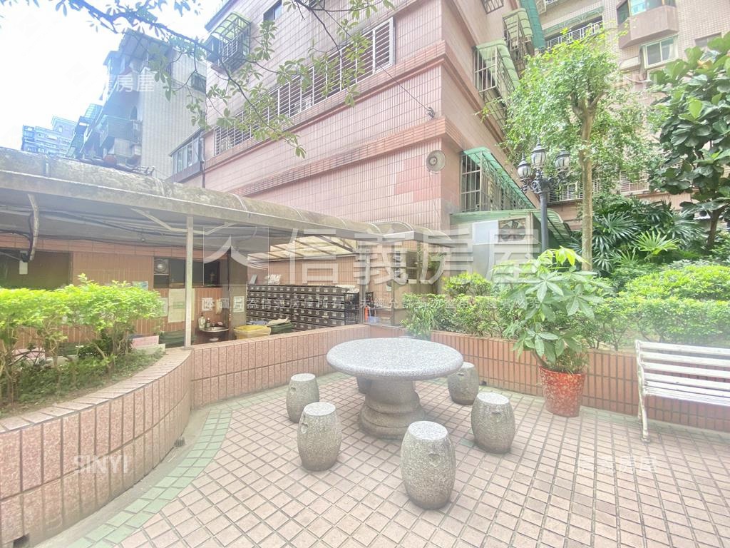 三代同堂學校捷運宅房屋室內格局與周邊環境
