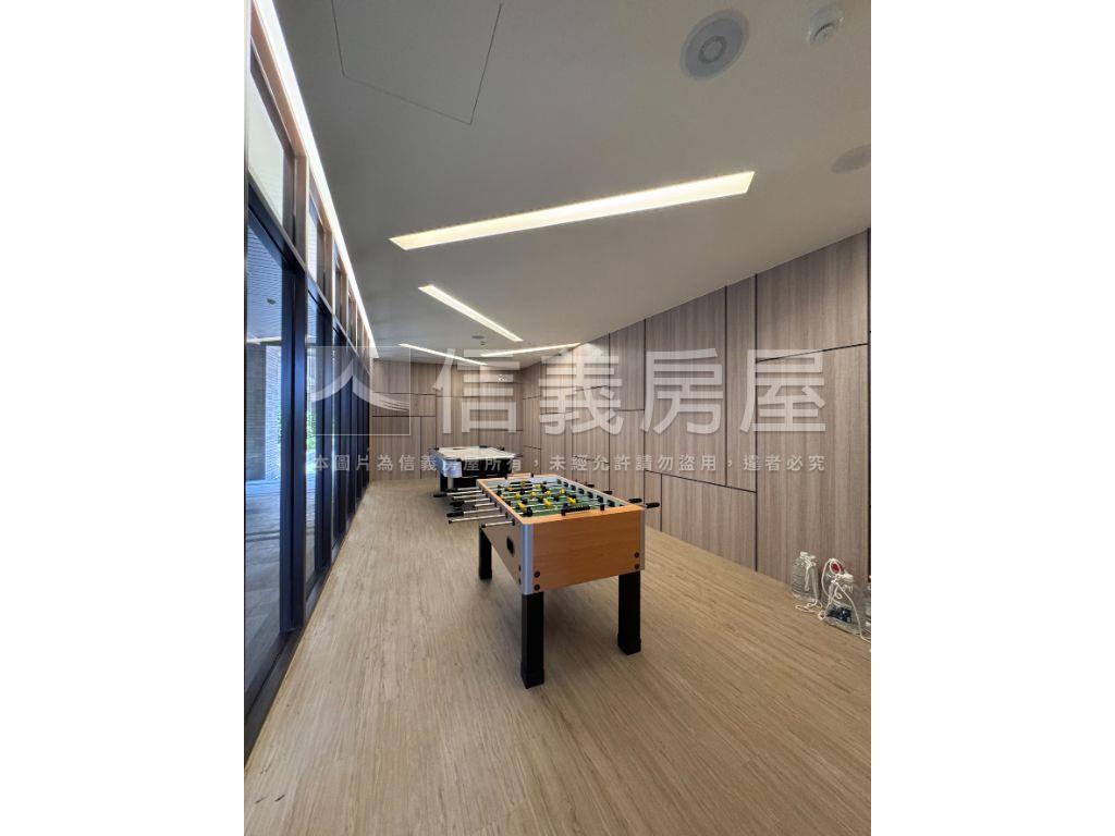 和耀富郁３房車位房屋室內格局與周邊環境