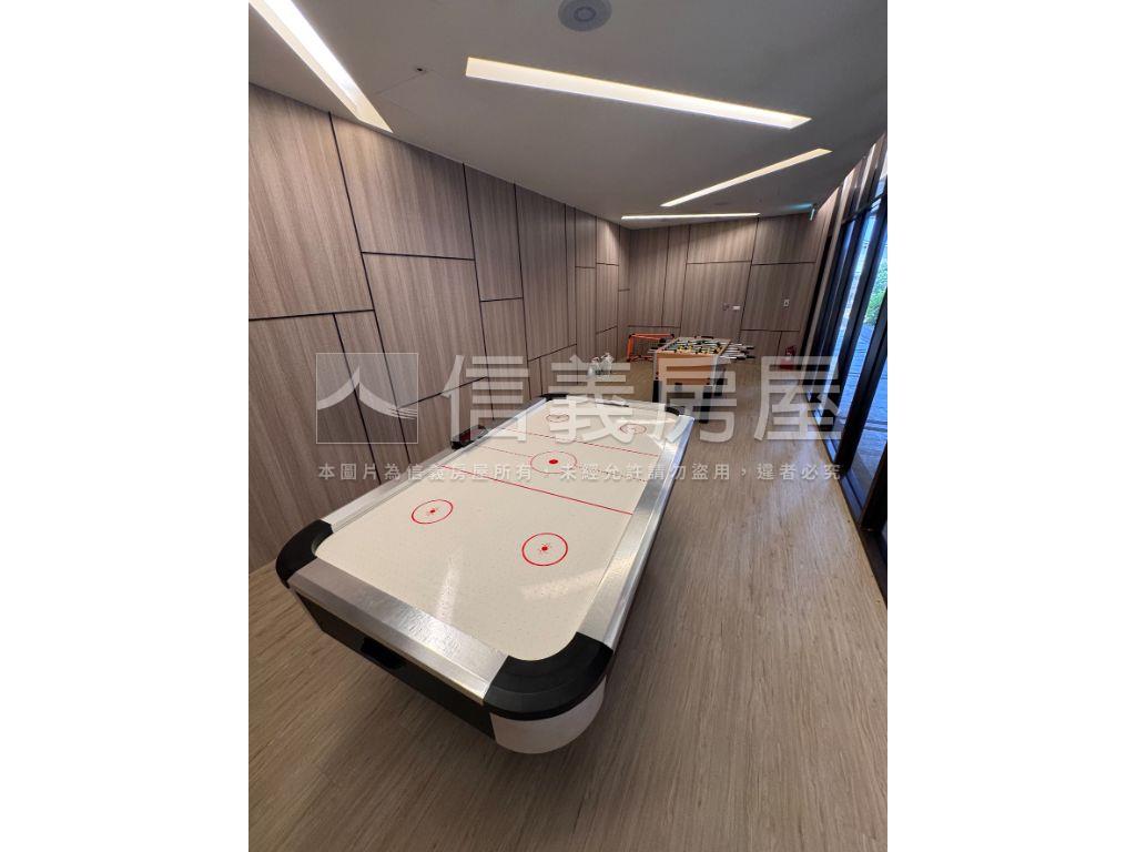 和耀富郁３房車位房屋室內格局與周邊環境