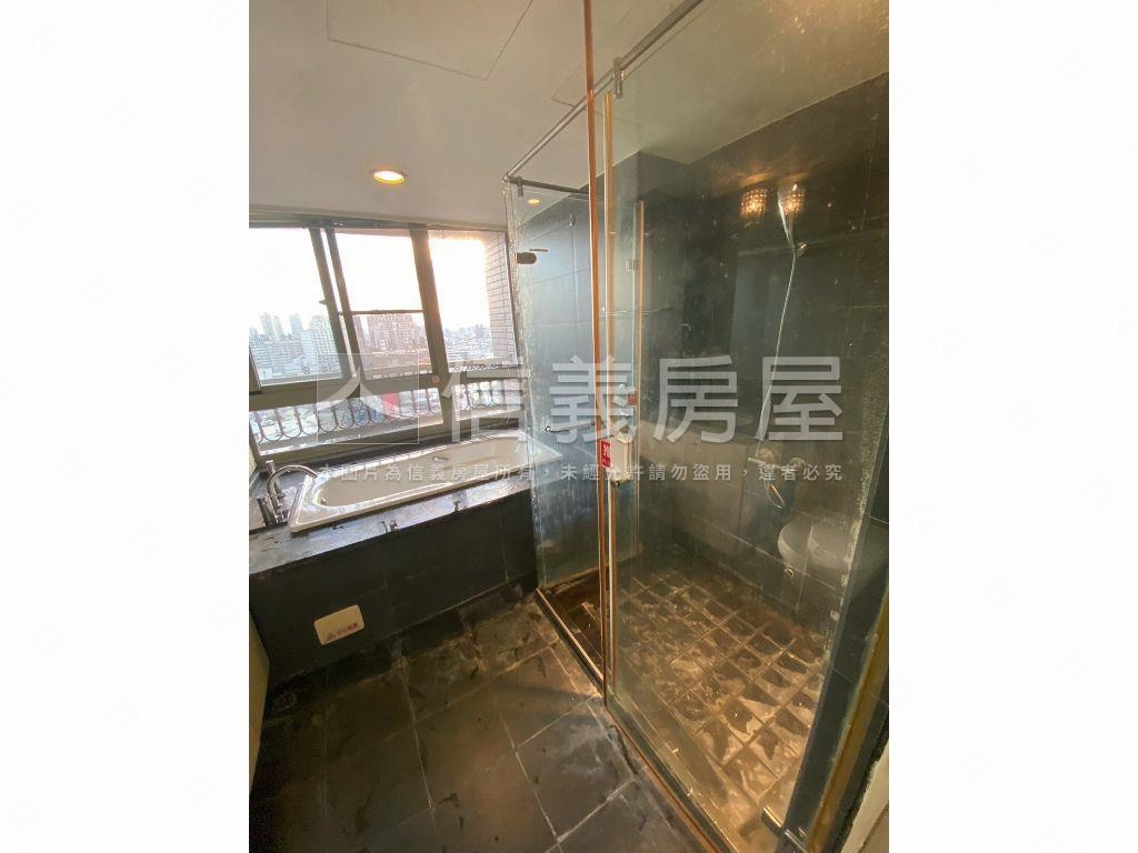 崇德巴黎頂樓雙套房附車位房屋室內格局與周邊環境