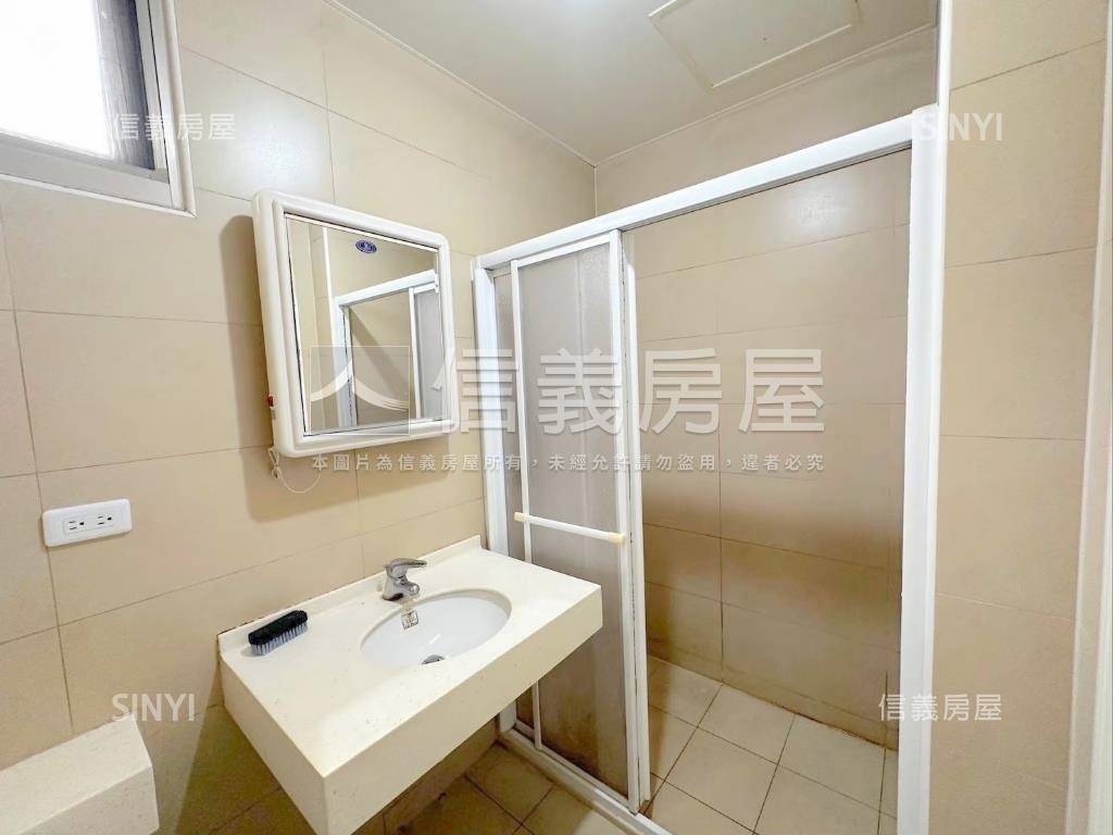 邊間朝南皇翔四房車位房屋室內格局與周邊環境