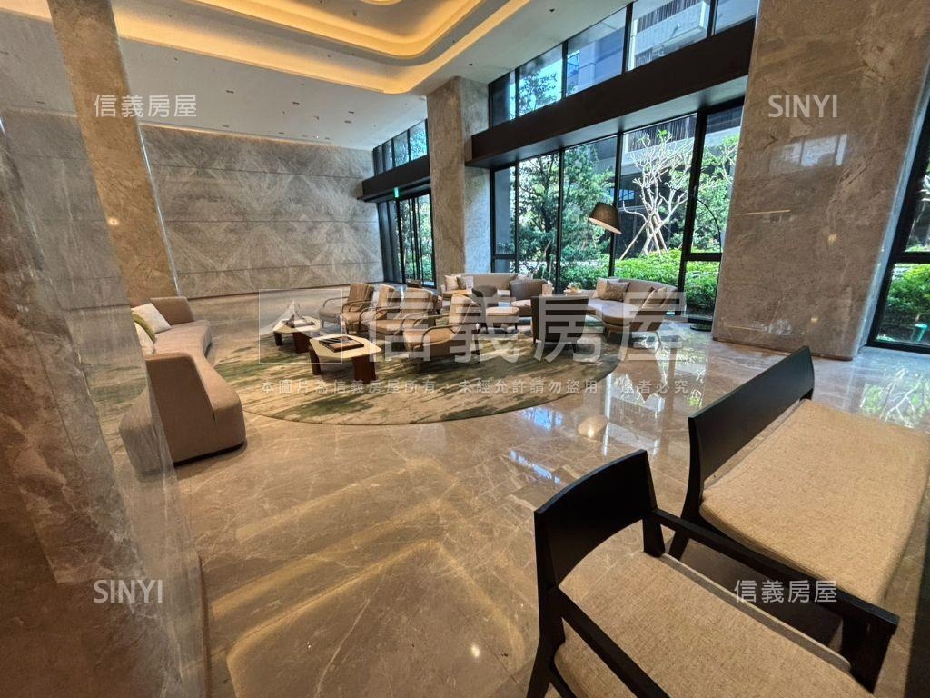 美術白天鵝裝潢高樓美屋房屋室內格局與周邊環境