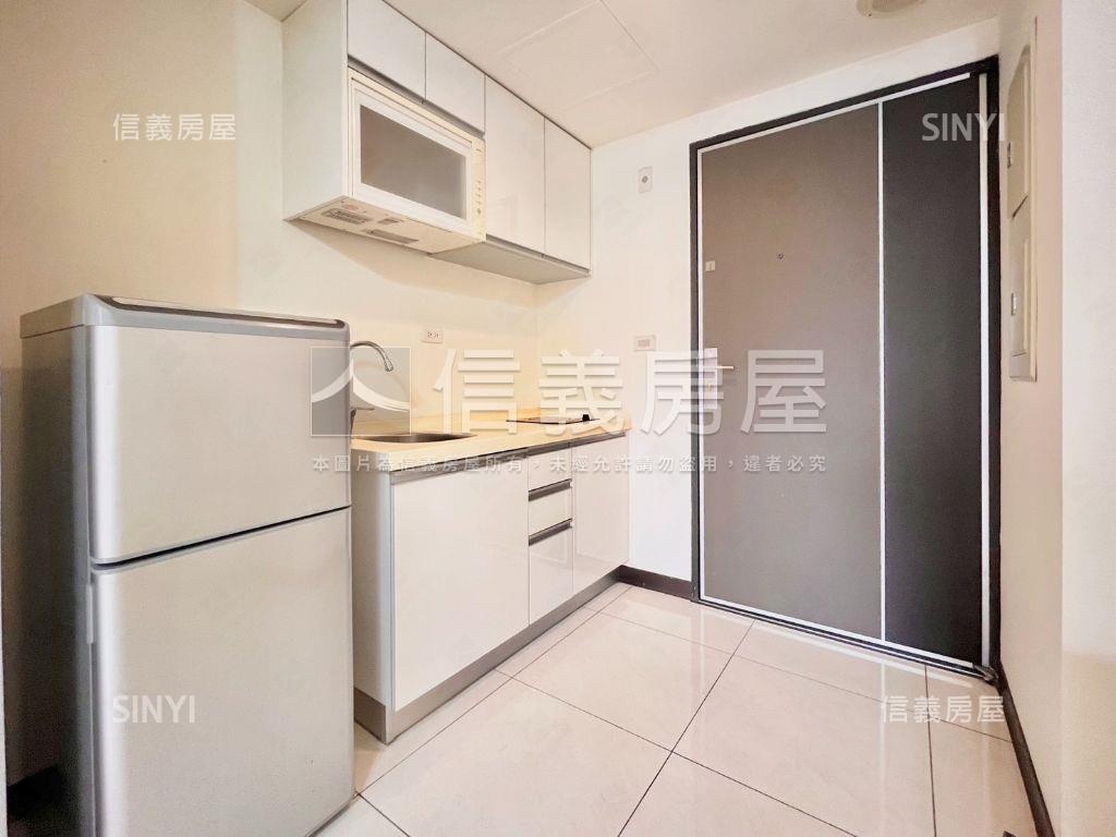 新美館１＋１★附車位房屋室內格局與周邊環境