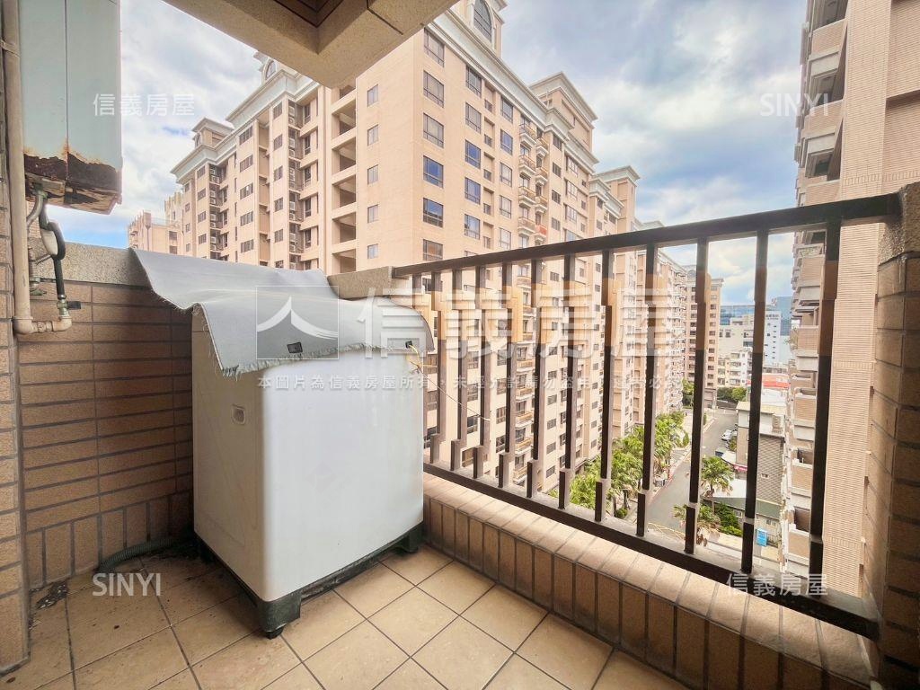 新美館１＋１★附車位房屋室內格局與周邊環境