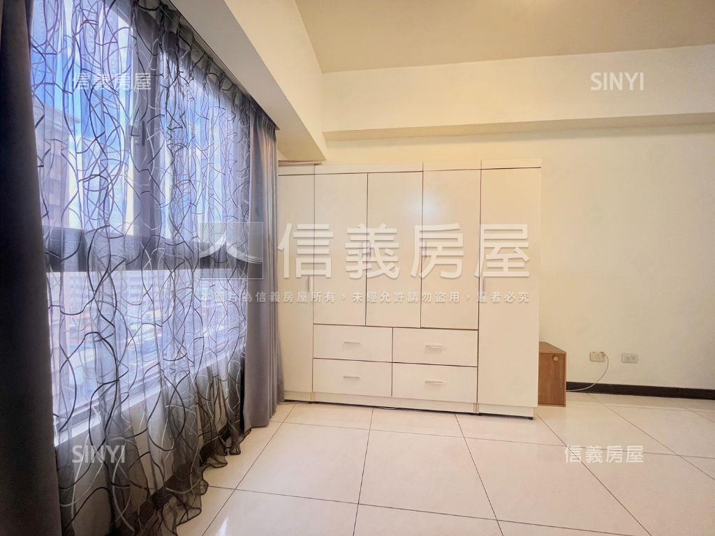 新美館１＋１★附車位房屋室內格局與周邊環境