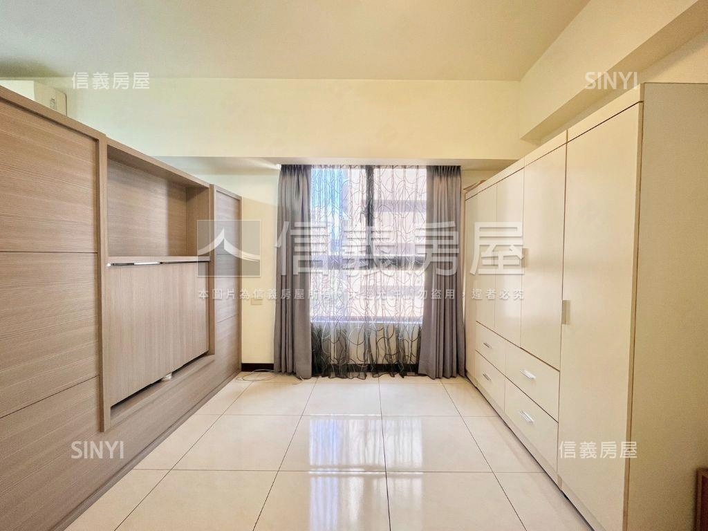 新美館１＋１★附車位房屋室內格局與周邊環境