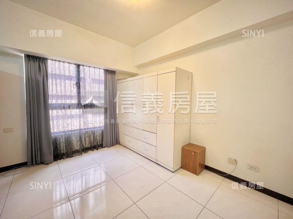 新美館１＋１★附車位房屋室內格局與周邊環境