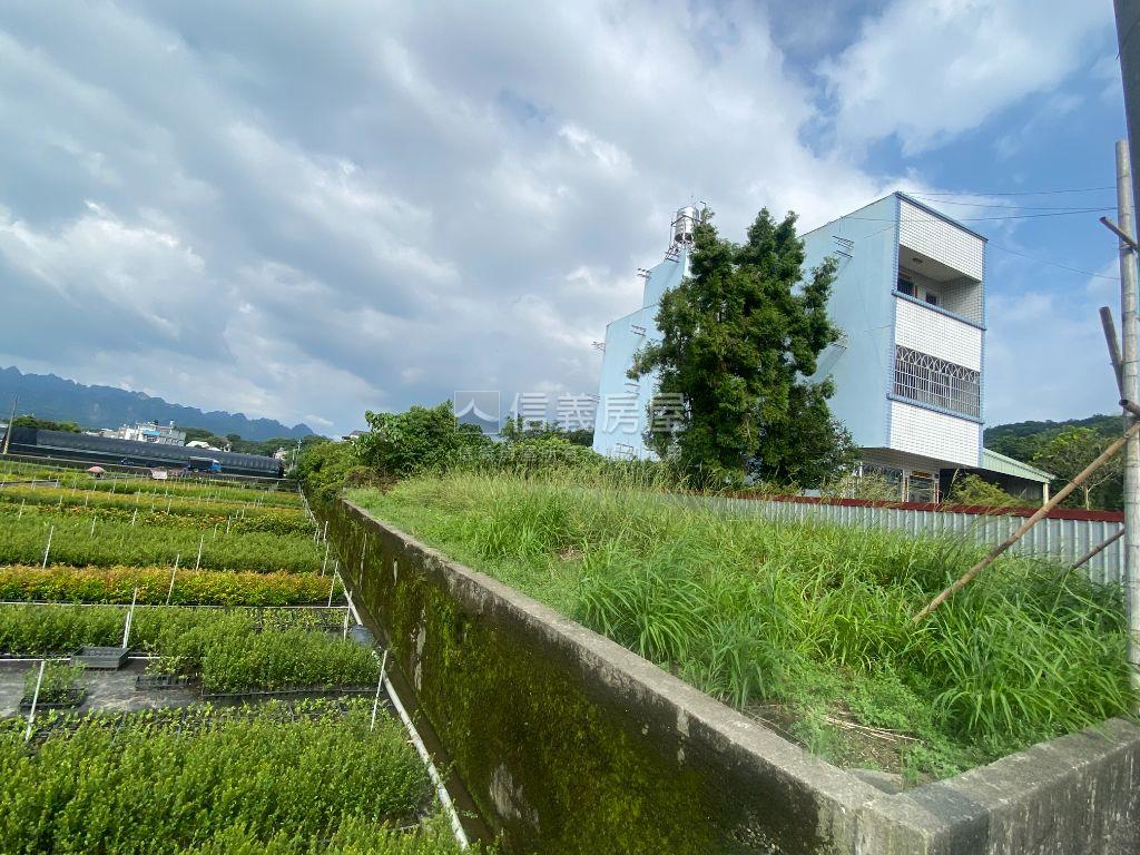 草屯青宅巷住宅用地房屋室內格局與周邊環境