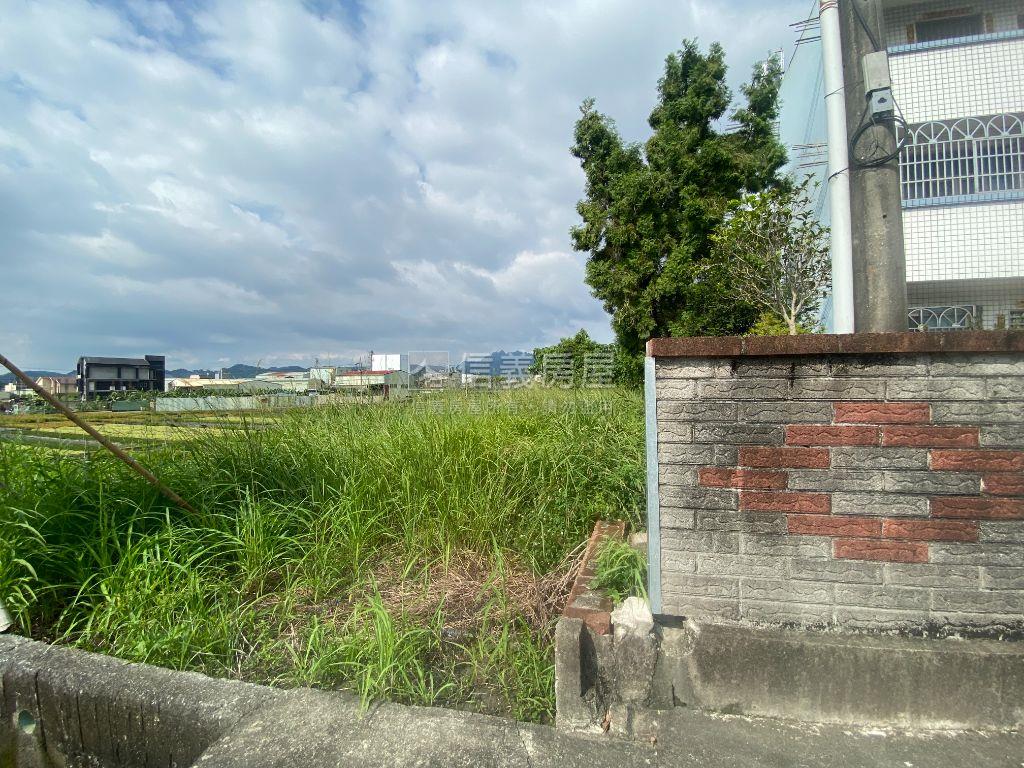 草屯青宅巷住宅用地房屋室內格局與周邊環境