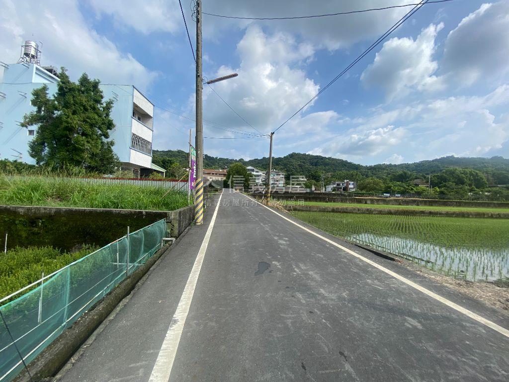 草屯青宅巷住宅用地房屋室內格局與周邊環境