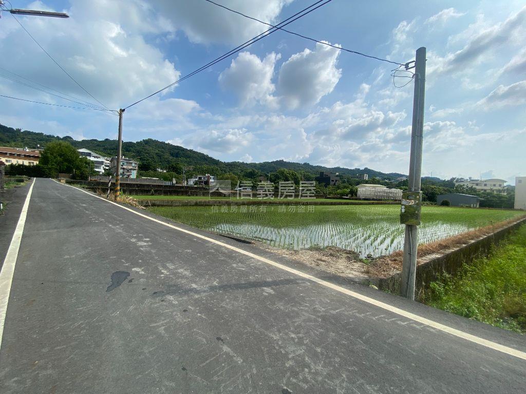 草屯青宅巷住宅用地房屋室內格局與周邊環境