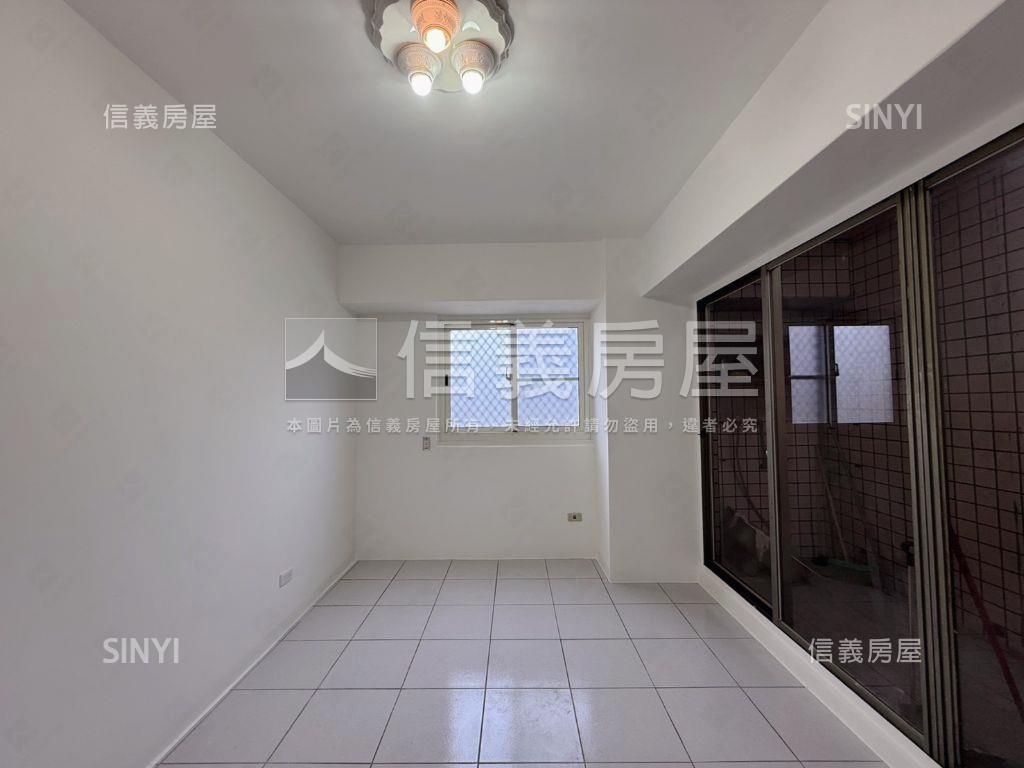 名流大地精緻三房平車房屋室內格局與周邊環境