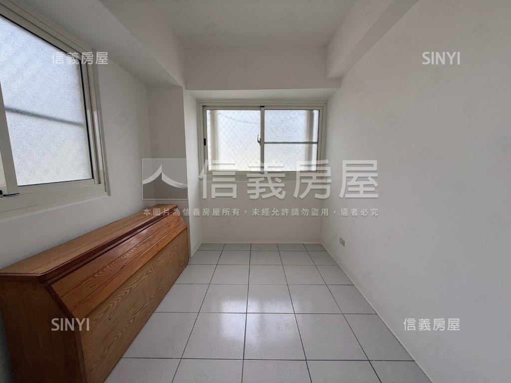 名流大地精緻三房平車房屋室內格局與周邊環境