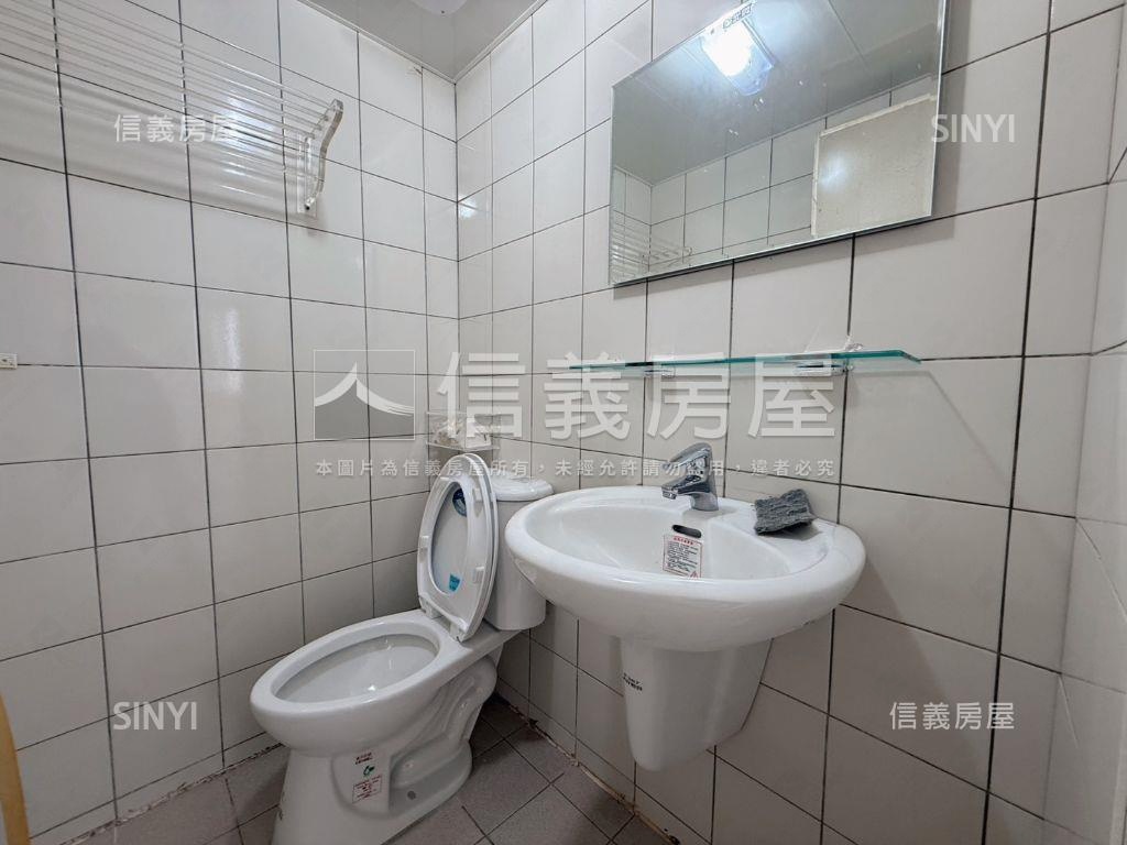 名流大地精緻三房平車房屋室內格局與周邊環境