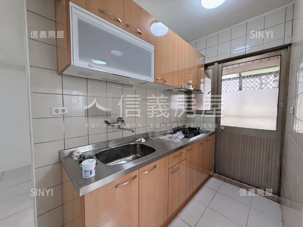 名流大地精緻三房平車房屋室內格局與周邊環境