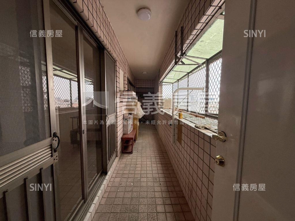 名流大地精緻三房平車房屋室內格局與周邊環境