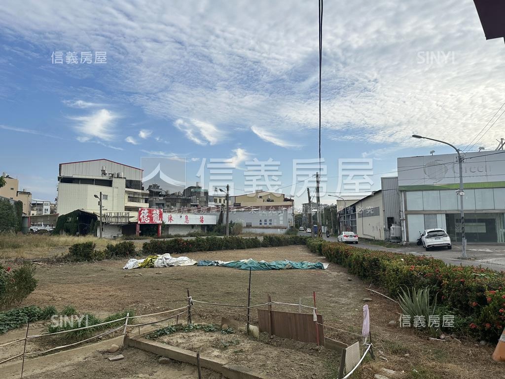 中華西路邊間雙店面透天房屋室內格局與周邊環境