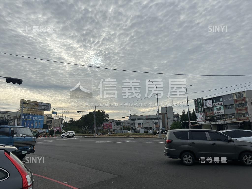 中華西路邊間雙店面透天房屋室內格局與周邊環境