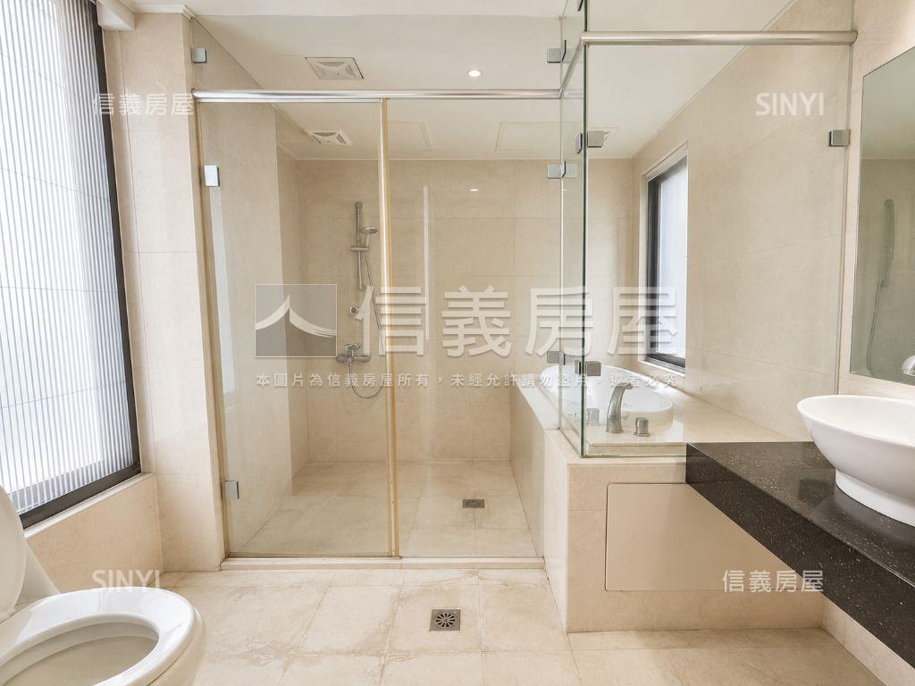 千松富墅，邊間臨路別墅房屋室內格局與周邊環境