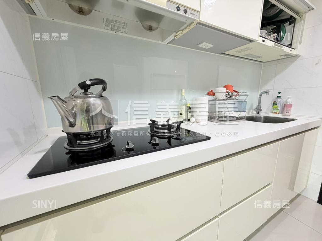 紅樹林稀有雙陽台２房車位房屋室內格局與周邊環境